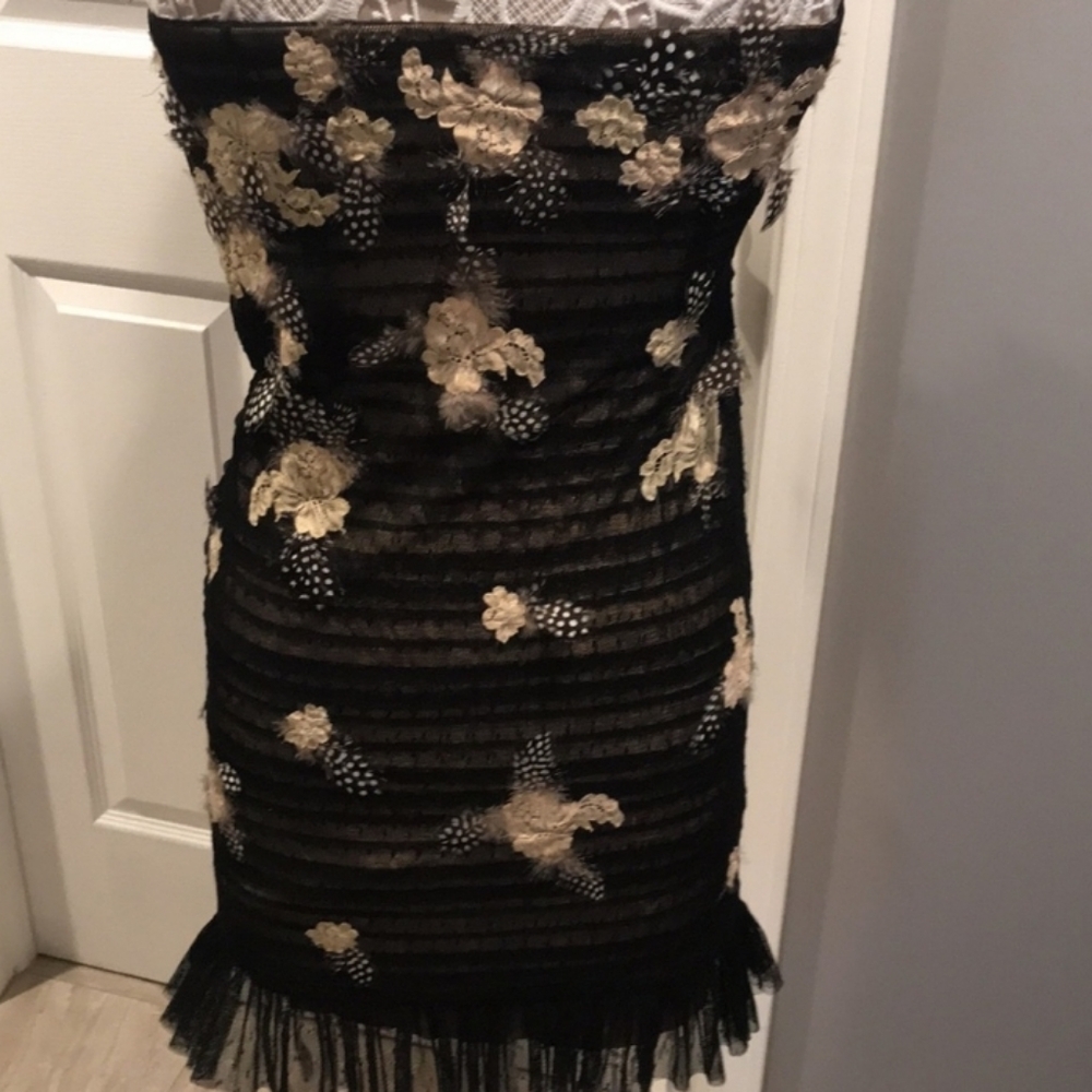 Beautiful BCBGMaxAzria dress - Picture 6 of 8